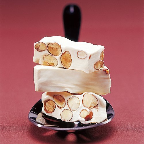 Keo nougat hanh nhan
